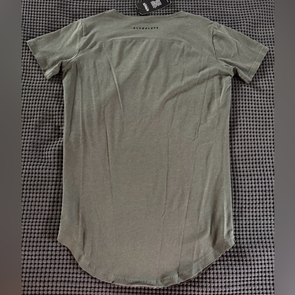 Alphalete Men’s Scoop Neck Shirt Medium - Picture 2 of 4